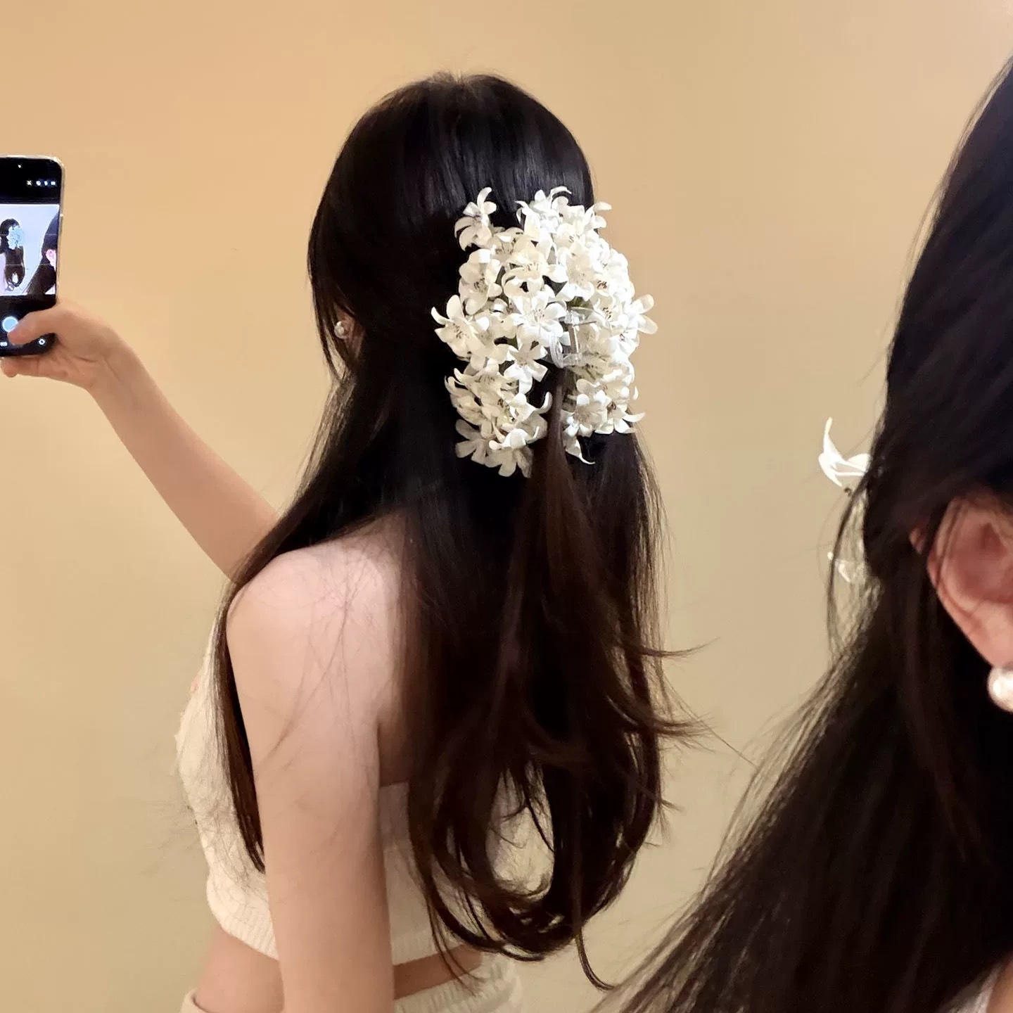 Beautiful Goddess Hair Clip: Super Fairy White Flower Hairpin for Women, Exaggerated Back-Of-The-Head Hair Flower Shark Clip with a High-End Feel