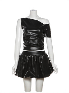 Autumn 2024 New Fashionable Sexy Slant Collar Shoulder Tight-Fit Shoulder Top Puffy Skirt Leather Two-piece Set