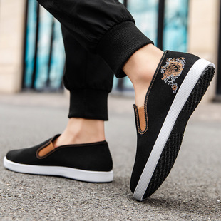 2024 New National Style National Style Embroidered Old Beijing Cloth Shoes Canvas Shoes Summer Breathable Slip-on Men's Shoes