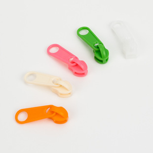 Wholesale Spot Colorful Zipper Puller Clothing Luggage Toy Home Textile Nylon High Quality Colorful No. 5 Plastic Zipper Puller