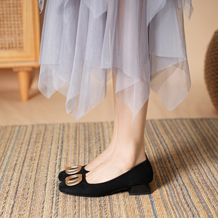 Square Head Retro Chunky Heel Milk Shoes 2024 Spring New Mid-heel Shallow Mouth All-match Korean Style Chanel Style High Heel Women's Single-layer Shoes