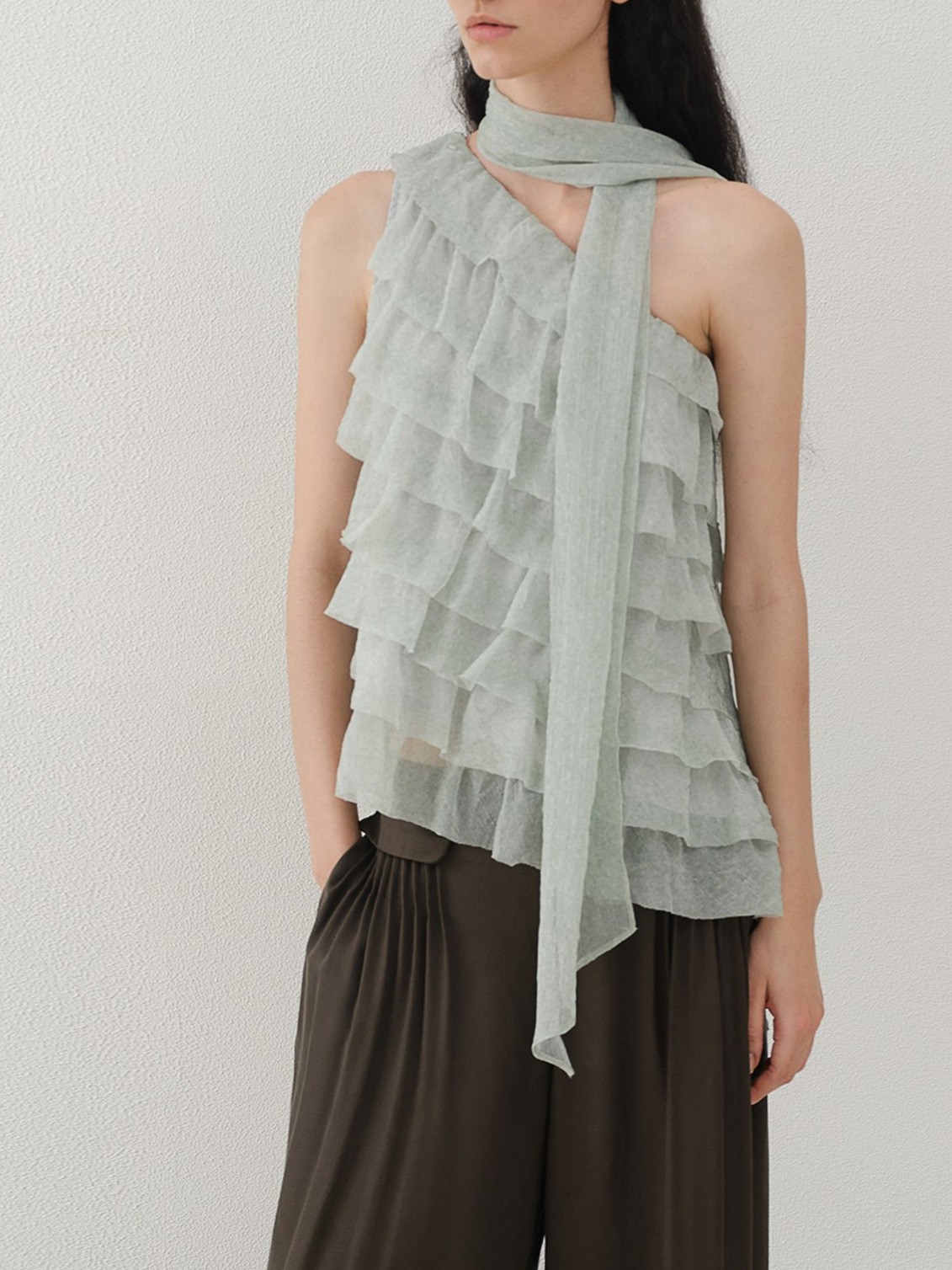The Wizard of oz Layered Ruffled Asymmetrical Cake-Layered Ribboned Off-Shoulder Top