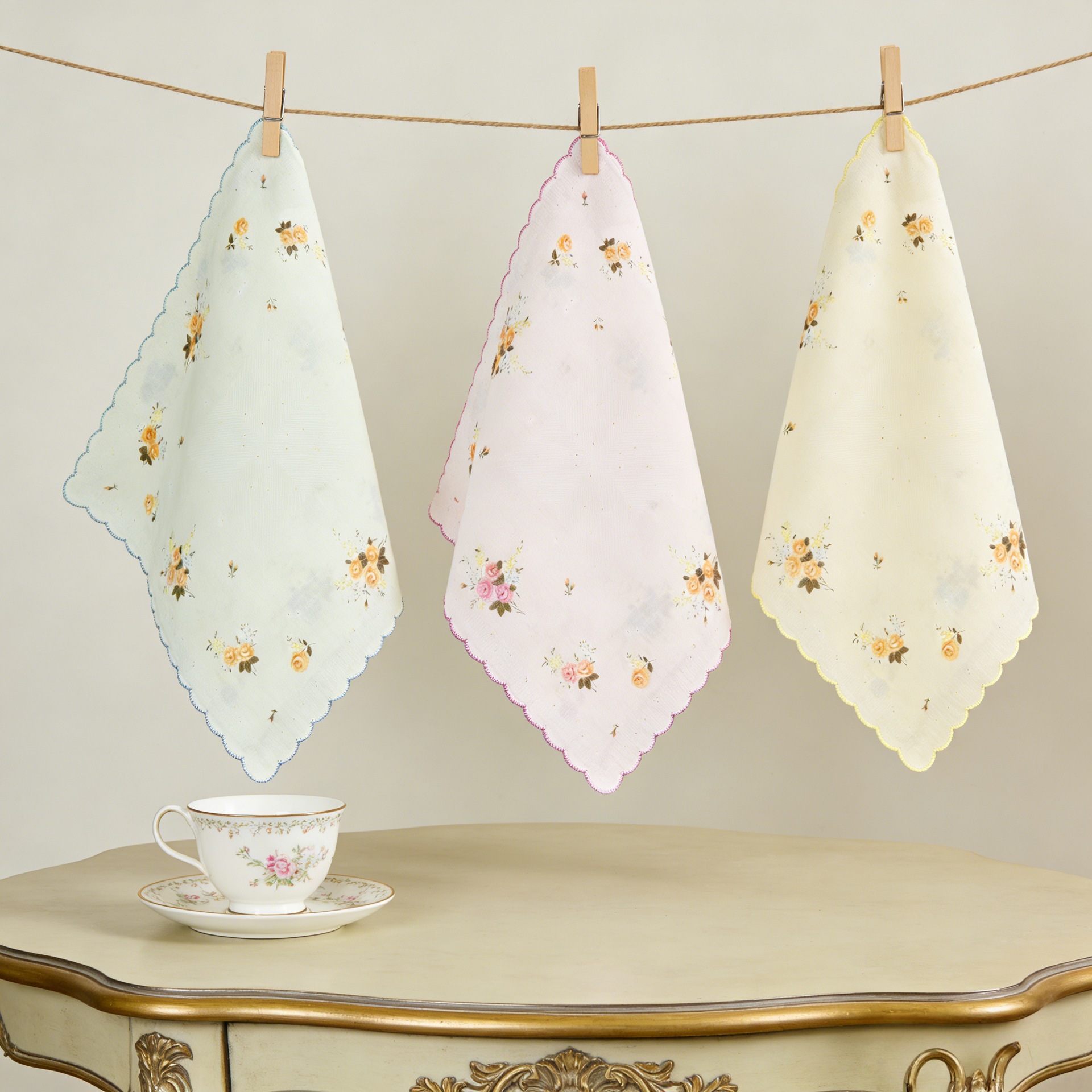 Thin 3-Pack Women's All-Cotton Handkerchiefs with Vintage Wavy Edges and Floral Designs, Women's Pocket Handkerchiefs, 29Cm/11.4In