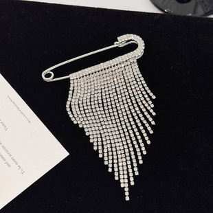 Korean Fashion Alloy Rhinestone Tassel Grab Chain Brooch Exquisite All-match Women's Cardigan Sweater Corsage Jewelry Pin