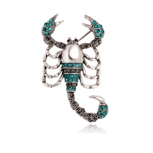Europe and the United States cross-border fashion creative personality retro alloy diamond-encrusted animal scorpion insect breast buckle pin factory wholesale