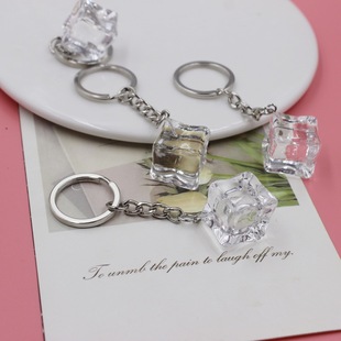 Creative summer summer crystal transparent ice cube pendant car key chain bag pendant acrylic hanging buckle pendant