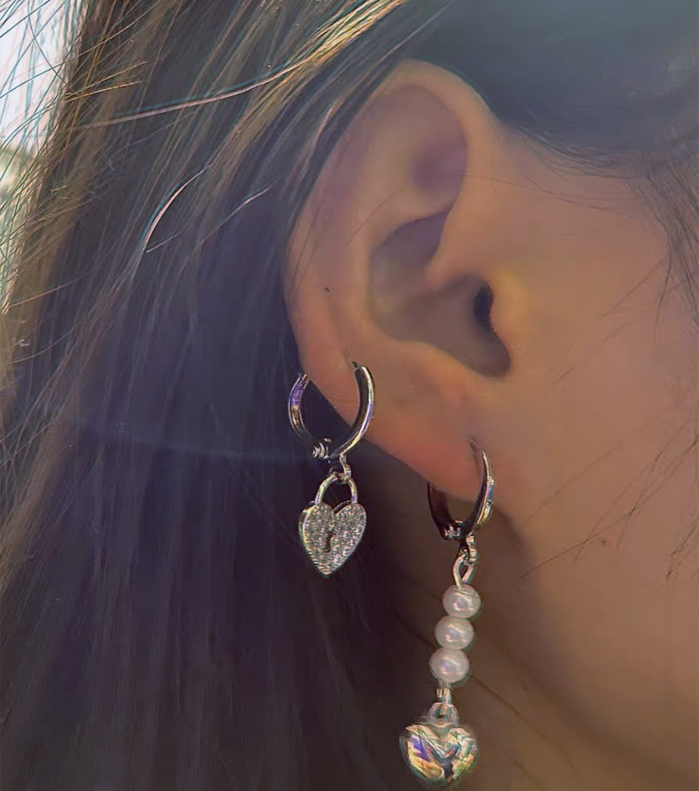Japanese and Korean Style ins Niche Design Sense Small Metal Love Pearl Earrings Exquisite Full Diamond Heart-shaped Ear Buckle Ear Jewelry