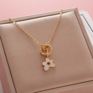 Titanium steel necklace combination non-fading pearl flower knotted clavicle chain personality light luxury pendant cross-border stall