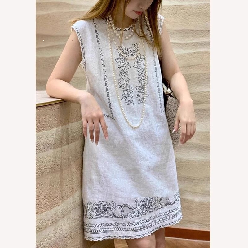 Artistic Vintage Cotton-Linen Sleeveless Dress with Embroidery, Round Neck, Fashionable Women's Summer Tank Dress, Age-Reducing, Petite Size