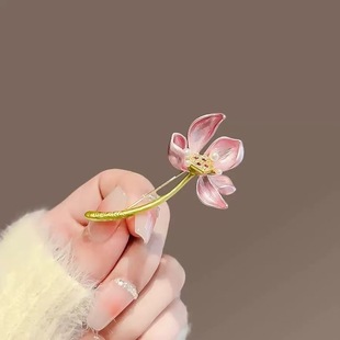 Unique design pearl love brooch 2024 new fashion autumn and winter corsage South Korea women's delicate pin accessories