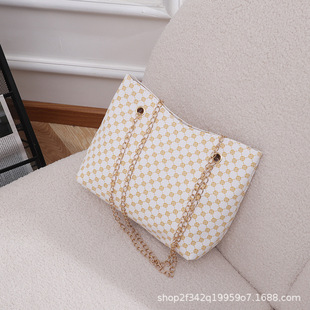 Bag 2022 new large capacity fashion polka dot printing chain bucket bag shoulder messenger bag a generation of hair