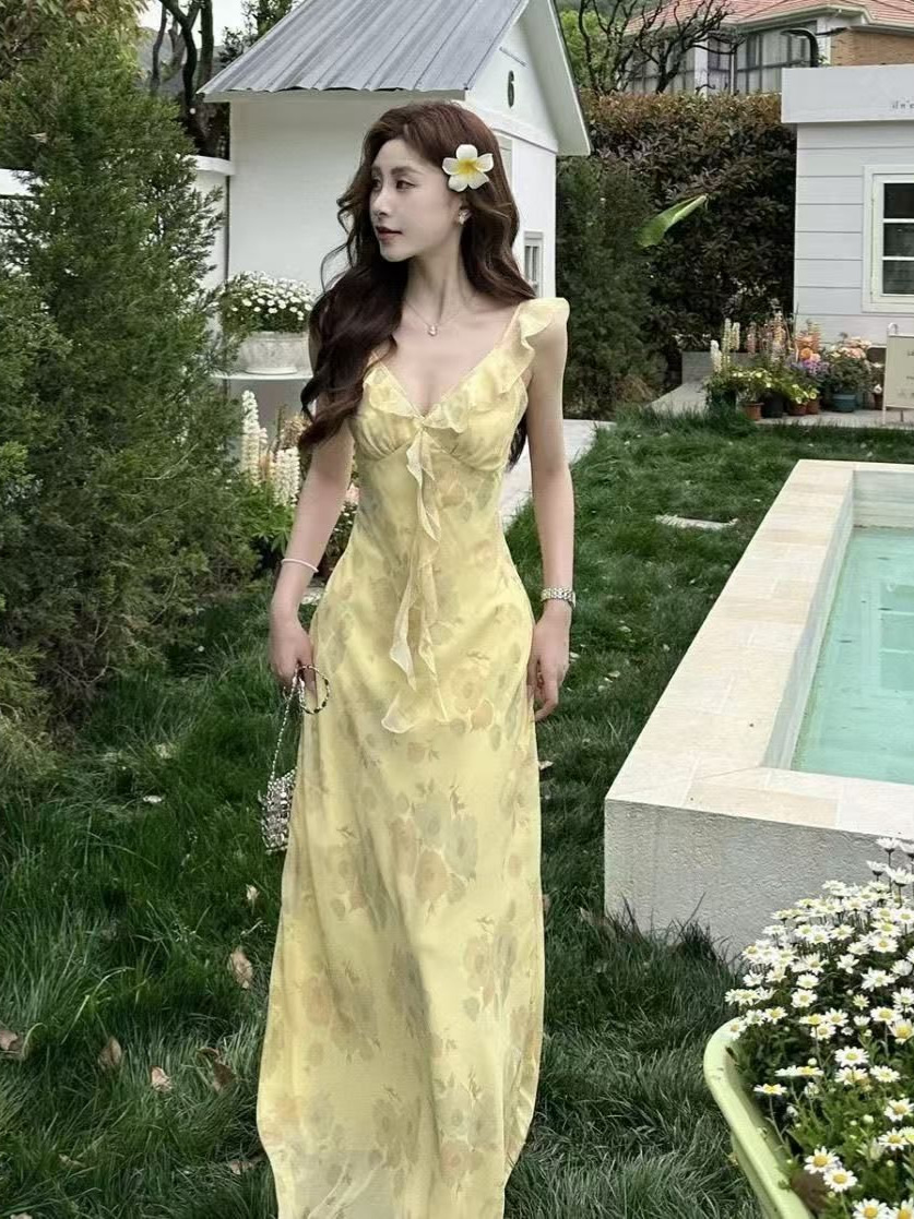 French-Style Resort-Style Yellow Floral Dress for Women, Summer Pure Desire Design, Slim Fit, Hip-Hugging Tea Break Long Dress