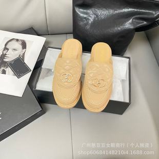 Xiao Xiangfeng 2025 новый кожаный багажный буксир книжный пакет пряжка на низком каблуке повседневный ромб комфорт Xiao Xiangfeng полукруглые тапочки женщины