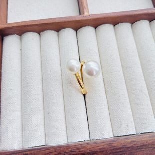 Pearl Ring female European and American light luxury elegant elegant fashion personality High sense niche design ring buckle fashion