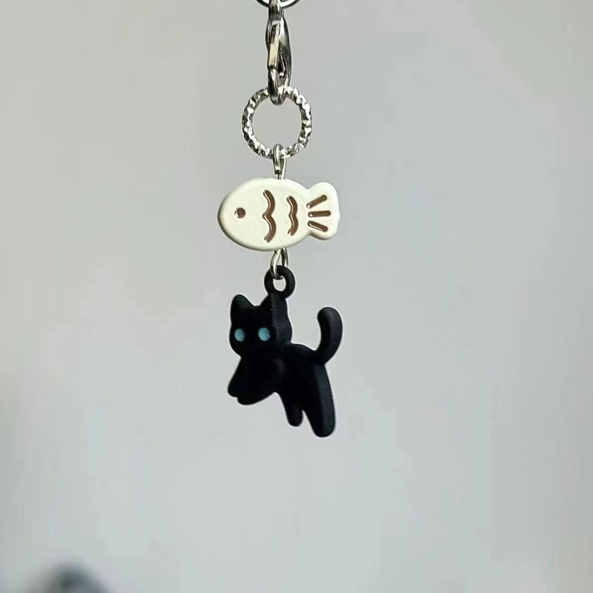 [Black Cat Fish] Mobile Phone Chain Pendant Goo Ben Chain Card Book Cute Headset Chain Accessories Black Cat Don't Eat Fish Chain
