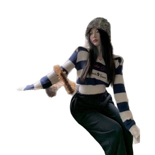 Letter Embroidered Striped Contrast Sweater Women's Autumn and Winter 2025 New Soft Waxy Korean Short Long-sleeved Short Sweater