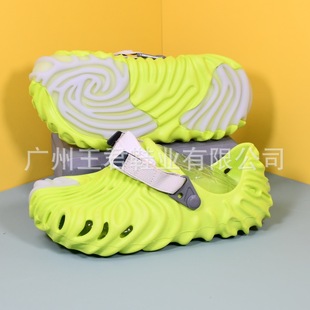 Trendy Brand Same-style Hole Shoes Men's 2025 Summer Casual Outer Wear Non-slip Platform Sandals Couple's Beach Baotou Slippers