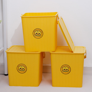 Strawberry bear thickened square multi-purpose bucket can store people sitting fishing bucket portable bucket storage stool with lid bath bucket