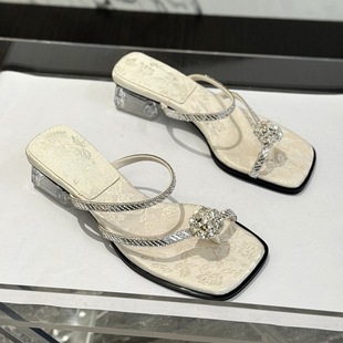 New Chinese Style Internet Celebrated Clip Foot Thick Heel Mid Heel Slippers Women's 2025 New Summer Rhinestone Set Toe All-match Outer Wear Sandals