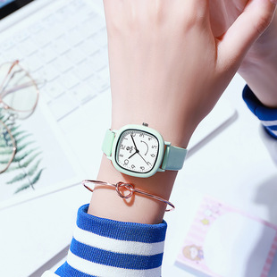 2025 Temperament High Beauty Value College Style Examination Simple Special Junior Senior high school Student Party Fashion Quiet Square