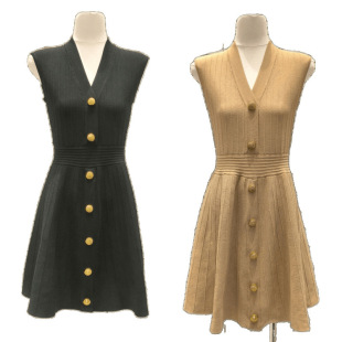 French-Style European Paris High-End Gold Buckle French-Style Elegant Waist-Slimming Sleeveless V-Neck Niche Knit Ice Silk Dress