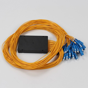 Optical splitter 1/8/2/4/16/32 plug-in SC 1: 24 8 FC pigtail PLC optical fiber splitter