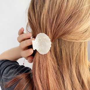 Berphia Summer Medium Fresh Sea Shell Hair Scratch Pearl Diamond Girl's Shiny Hairpin Scratch Hair Accessories Head