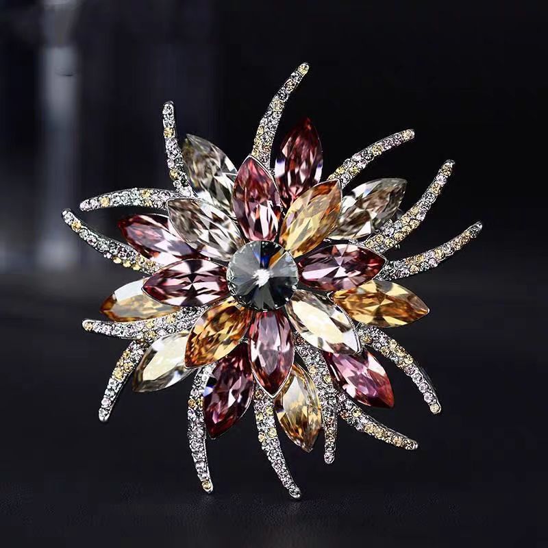 Horse eye rhinestone brooch creative double crystal corsage flower corsage accessories lotus brooch female high-end sense