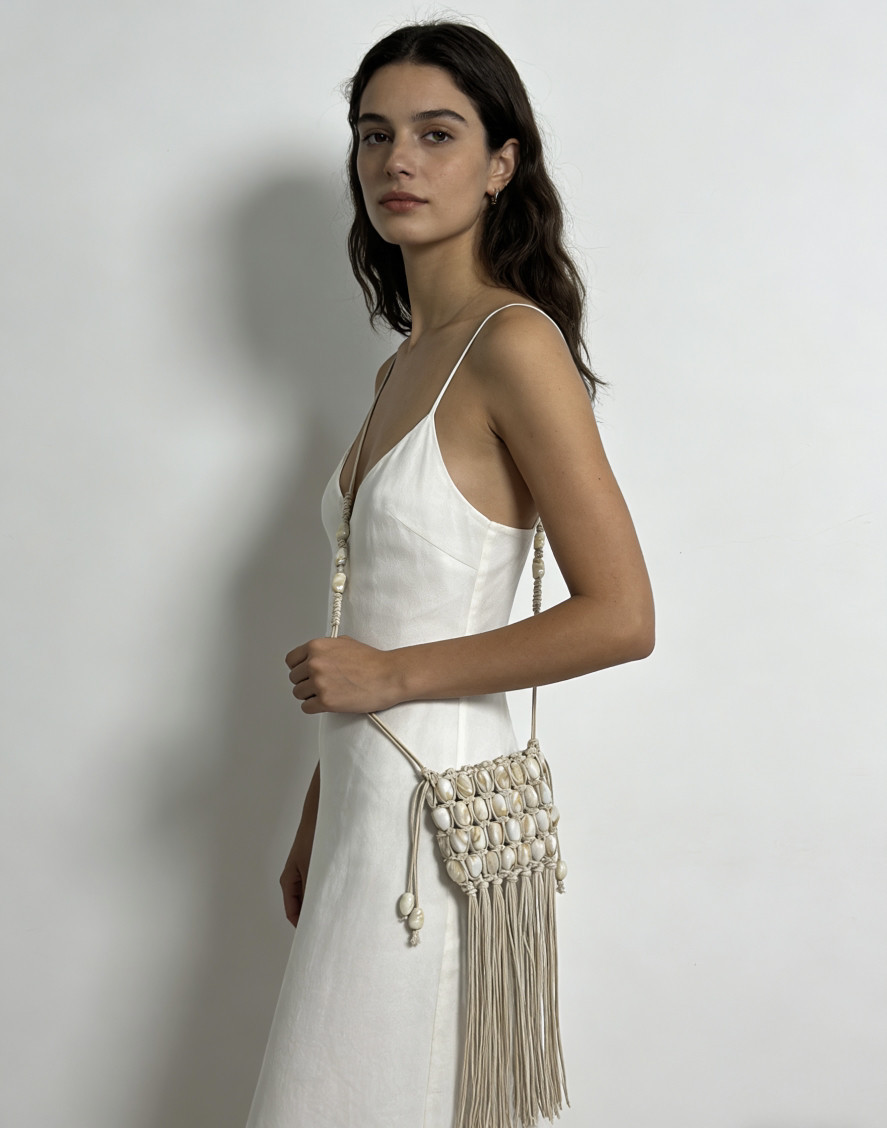 Korean mini seashell earphone bag, cute fairy tassel women's bag, fashionable Chanel-style woven bag