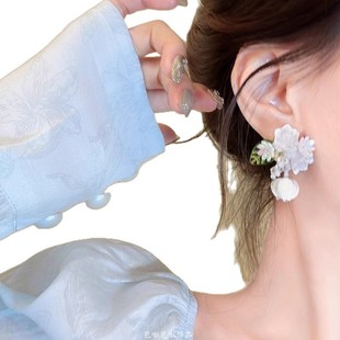 Dopamine Beaded Flower Silver Needle Earrings Women's Ear Clip Mori Sweet Elegant Earrings Holiday Style High-grade Earrings
