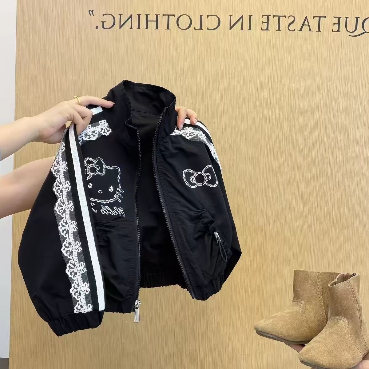 2026 Autumn New Girls' Ballet Style Rhinestone Cartoon Lace Trim Jacket, Casual and Versatile New Children's Outerwear