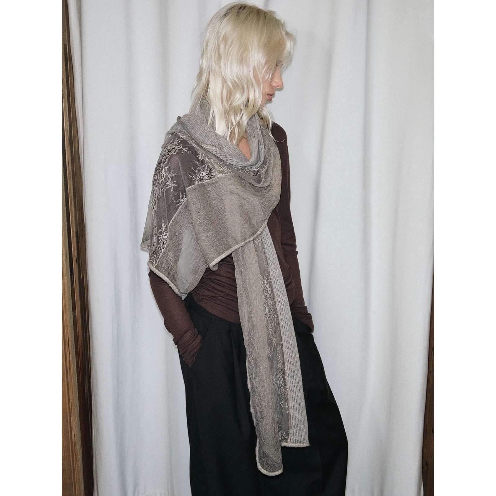 Elegant Lace Floral Scarf for Women, Autumn and Winter Style, Wide Version, Warm and Stylish Shawl