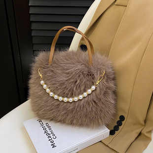 2024 Winter New Cute Plush Bag Women's Fashion All-match Handbag All-match Pearl Chain Crossbody Bag