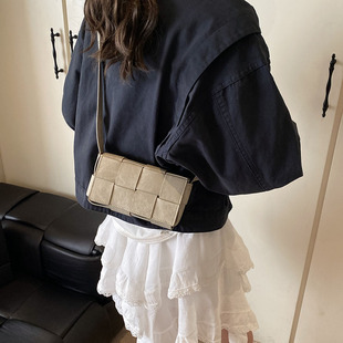 2025 Spring and Summer New Trendy Tofu Small Square Bag Korean Style Fashion Crossbody Bag Niche Design Retro Woven Shoulder Bag