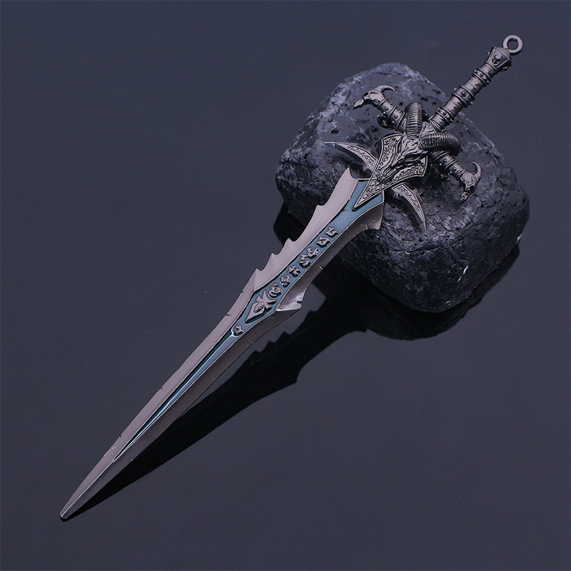 20cm Warcraft Game Surrounding Frostmourne Weapon Model Ornaments Essenos Battle Blade suit Egg Sword Soldier