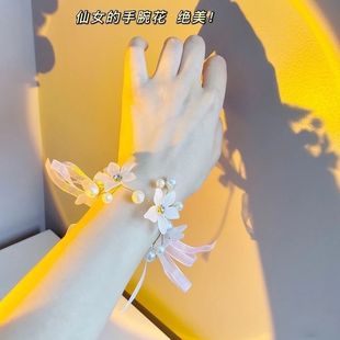 Hand flower wrist flower bridesmaid group fairy simple bride sisters group wedding children flower girl bracelet wedding gift