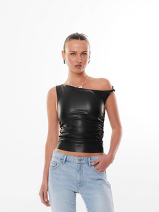 2024 Winter New Fashionable Unique Solid Color Inclined Shoulder Pleated Design Tight Exhipired Waist Sleeveless Leather T-shirt Top