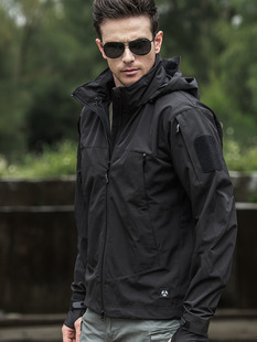 Outdoor Lightweight Commuter Tactical Jacket Charge Soft Shell Jacket Men's Windproof Water-repellent Mountaineering Jacket