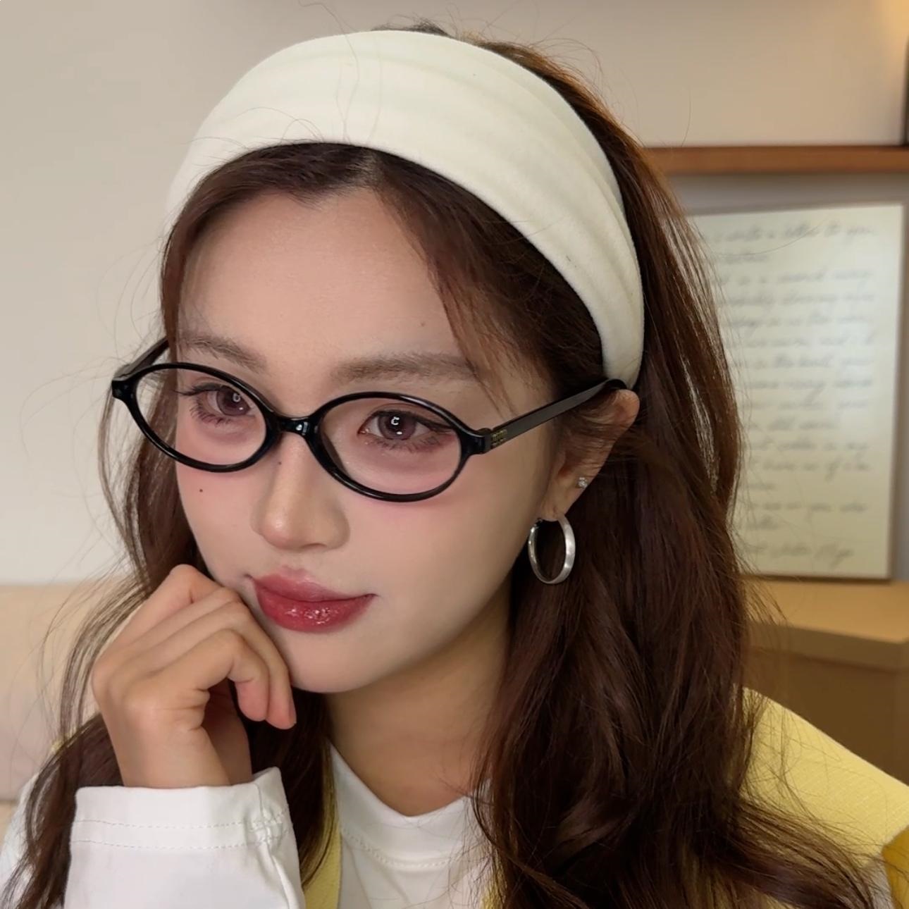 Retro wide-brimmed high-crowned headband for women, 2026 new style, sophisticated, fashionable, versatile headband/hair clip.
