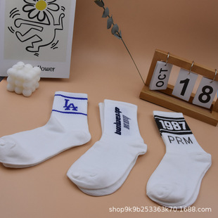 Spring and Autumn Korean Fashion Brand Number Letter Socks Women's Warm Ins Sports Casual Men's and Women's Socks Couple's Mid-Tube Socks