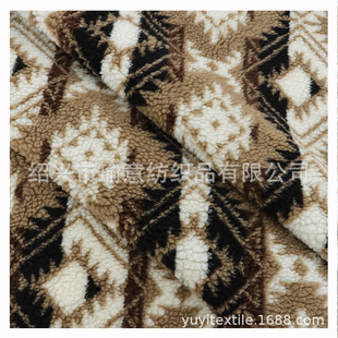 Spot Lambswool Jacquard Lambswool Print Autumn and Winter Warm Clothing Jacket Sweatshirt Fabric Wholesale