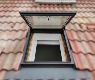 Basement daylighting well skylight villa skylight roof automatic translation transparent daylighting roof high transparent thickened slope