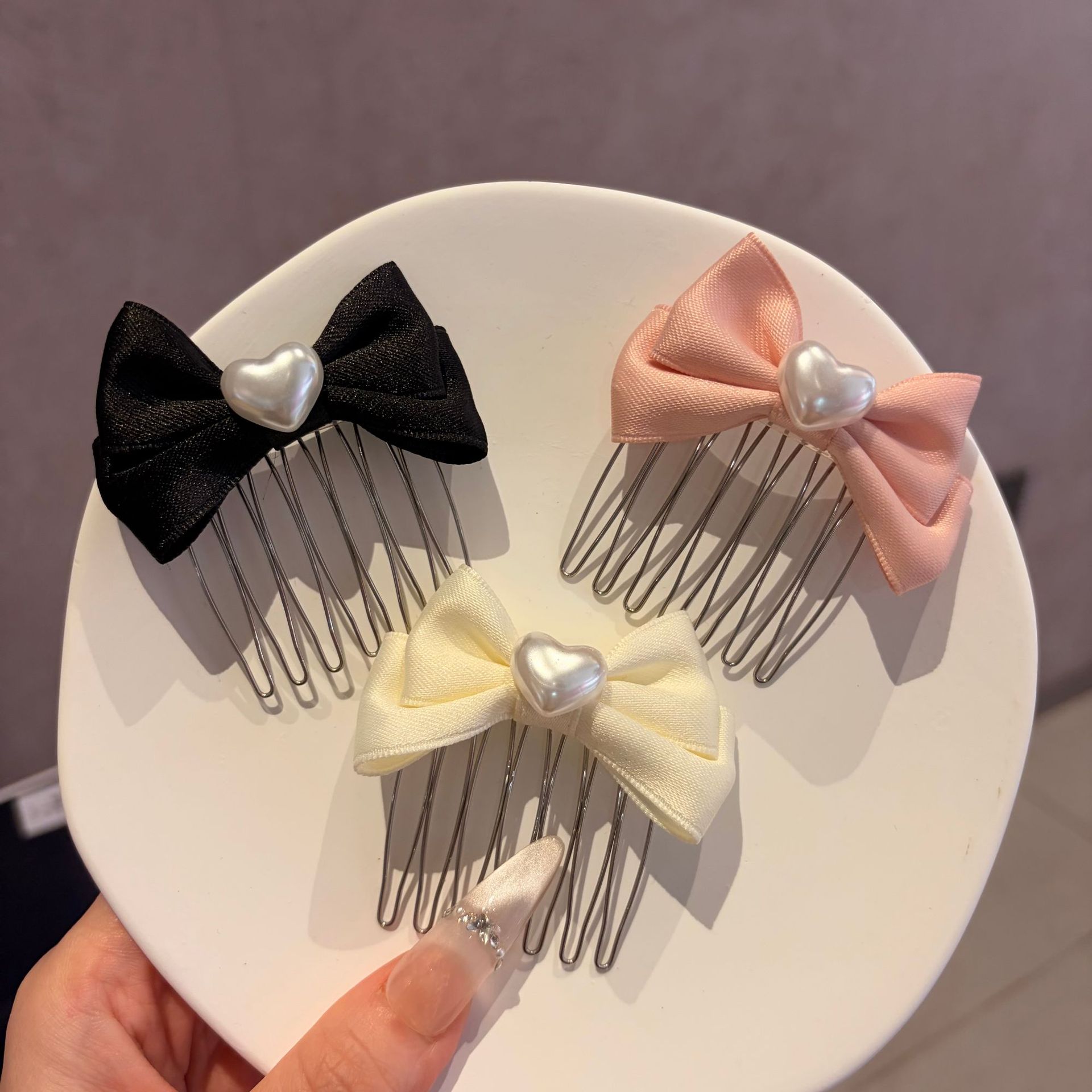 Korean-Style Sweet Bow Hair Comb Clip for Girls, Forehead Bangs and Loose Hair Organizer, Cute Hair Comb Clip