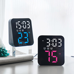 Creative New temperature clock simple LED electronic clock three sets alarm clock hallway wall clock multi-scene practical clock 8015