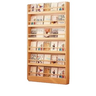 Книжная полка за дверью