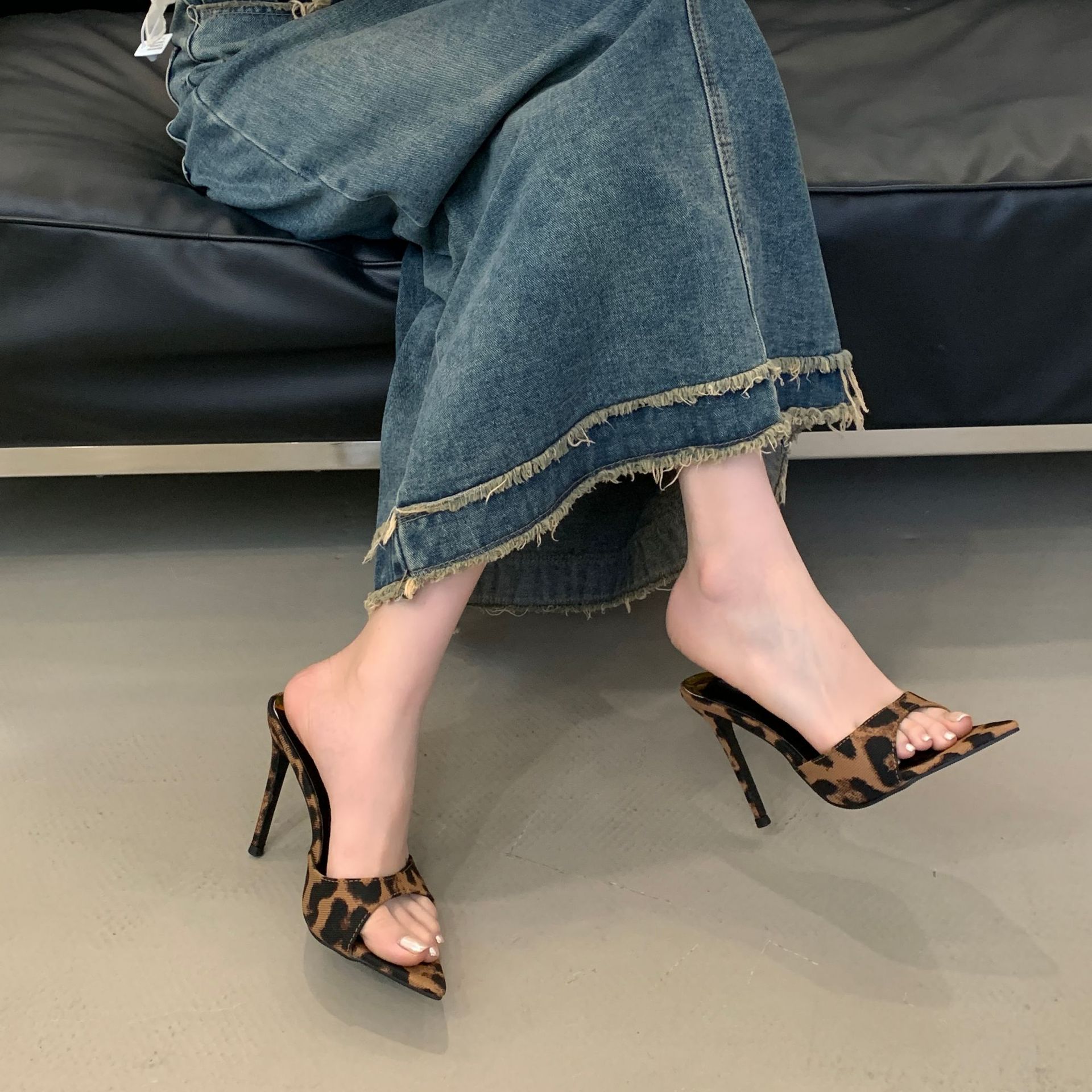 Women's Large Size 9C Leopard Print Pointed Toe Stiletto Heels, Elegant and Leg-Slimming, Versatile for Parties and Weddings, High-Heeled Mules