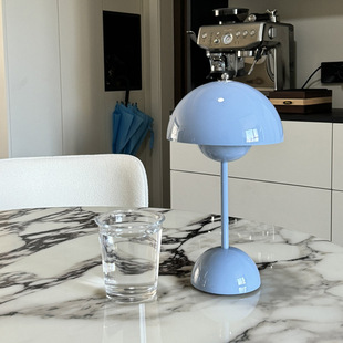 Danish Bud Table Lamp Designer Nordic Retro Table Lamp Charging Touch Medieval Living Room Bedroom Bedside Decoration Wholesale