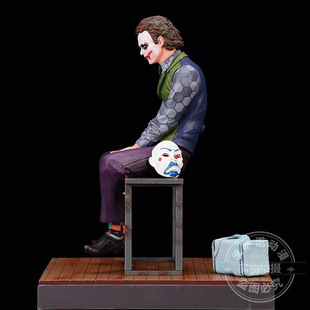 Clown hand-made Heath Ledger DC Batman Dark Knight hand-made decoration model sitting clown hand-made