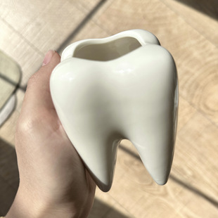 Toothbrush Holder Storage Bucket Personality Decorative Teeth Pen Holder Creative Birthday Gift Ornaments Desktop Office Desk