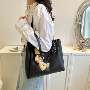 Wholesale foreign trade bag large capacity shoulder bag female 2024 casual women's bag high sense tote bag fashion simple bag